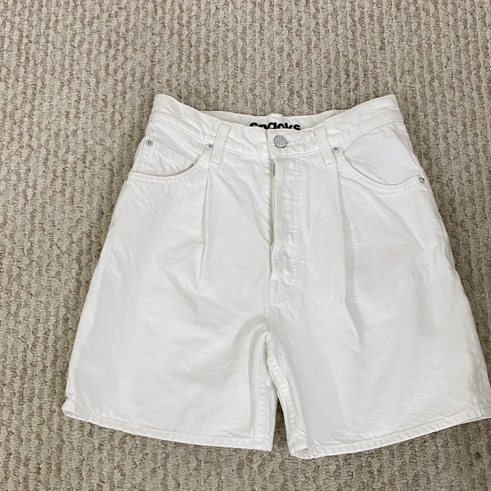 Mother Snacks Pleated Fun Dip Shorts (Sticky Rice)
